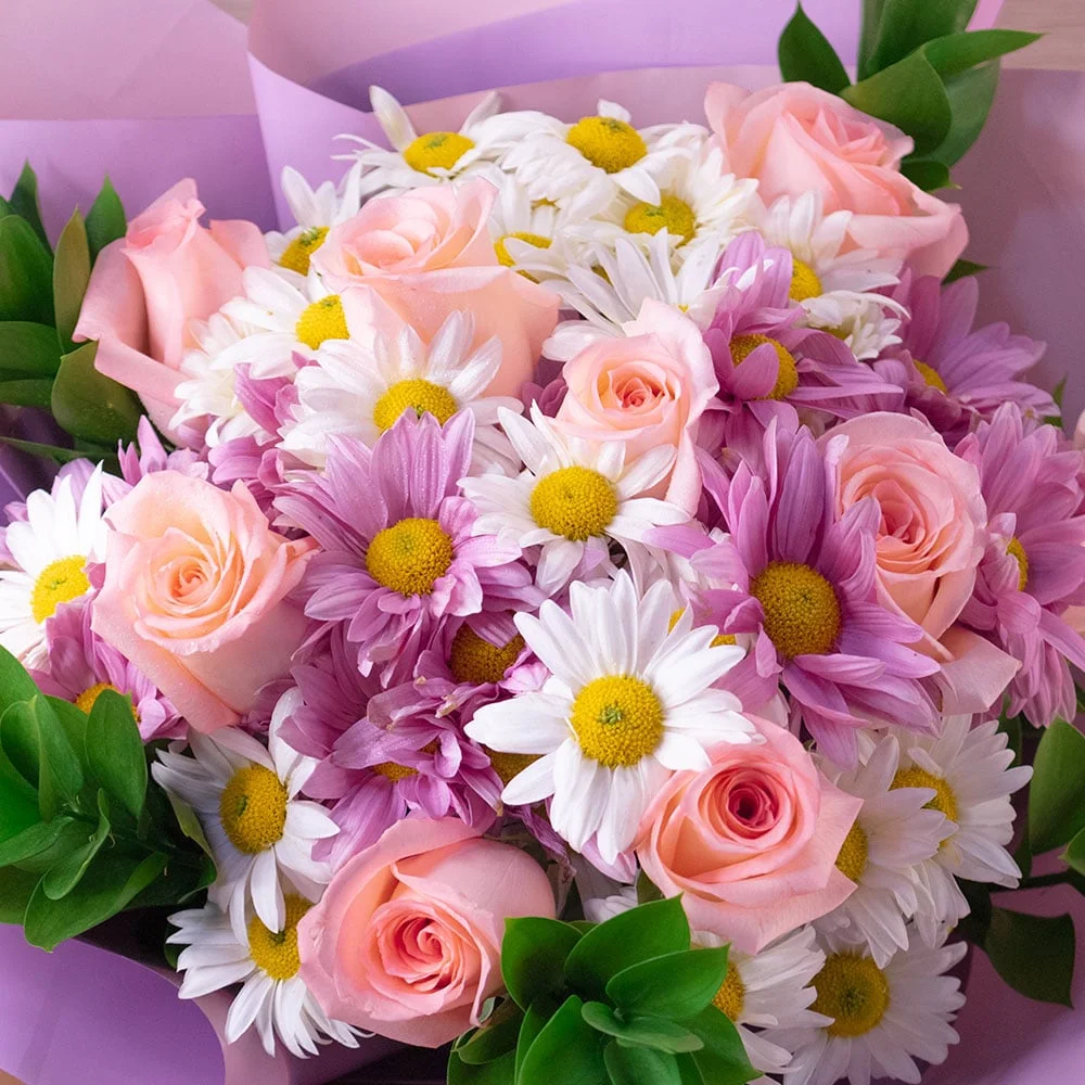 Ramo de Rosas y Margaritas - Imagen 3