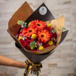 Ramo de Rosas y Gerberas Cómplices